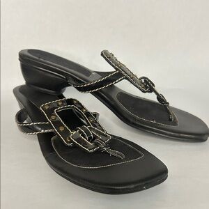 AEROSOLES Black Sandals with Buckle Detail